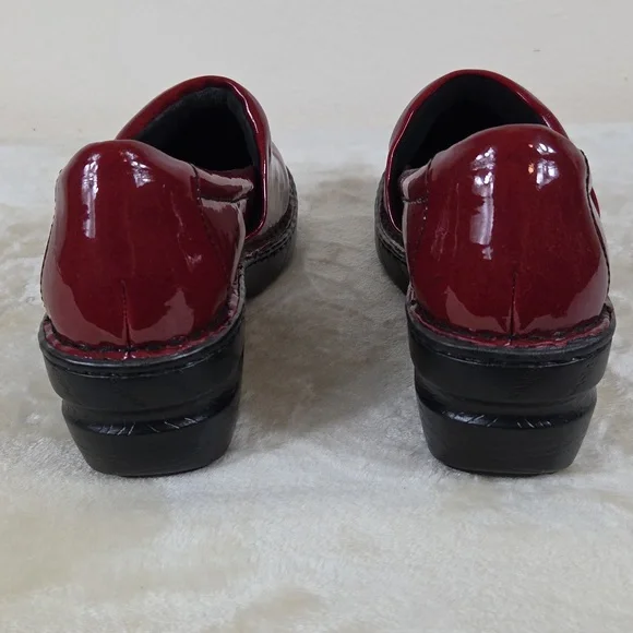 BOC Born Concepts Red Patent Clogs - Picture 5 of 10